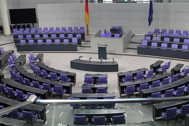 Leerer Bundestag vor Gesetz Abstimmung